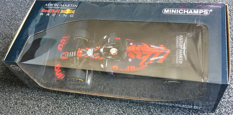 2019 - ASTON MARTIN RED BULL RACING RB15 - Max Verstappen - Test Car Silverstone Circuit (Minichamps 1:18) - Yuui's F1 scale models