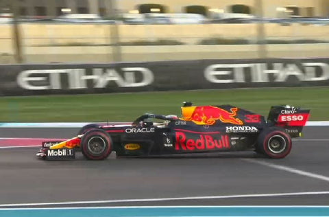 2021 - Red Bull Racing RB16B - Max Verstappen - Winner Abu Dhabi GP - World champion - Incl plastic cover (Spark 1:12) - Yuui's F1 scale models