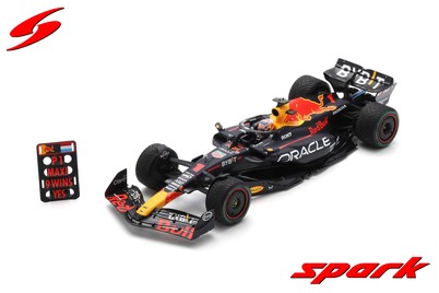 2023 - Oracle Red Bull Racing RB19 - Max Verstappen	- Winner Dutch GP with pit board (Spark 1:18)