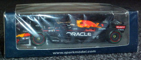 2022 - Oracle Red Bull Racing RB18 - Max Verstappen - Winnaar Japanse GP - Wereldkampioen (Spark 1:43)