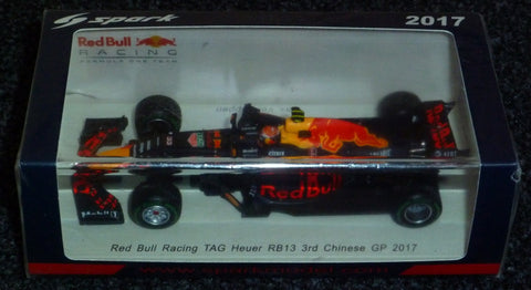 2017 - Red Bull Racing TAG-Heuer RB13 - Max Verstappen - GP China (3e plaats) - Spark 1:43 - Yuui's F1 scale models